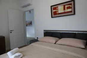 Spacious apartment with Balcony and City - Image 3