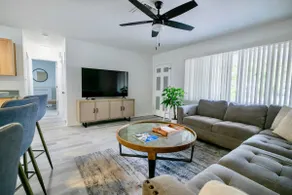 Your Coastal Escape in Naples! - Image 2