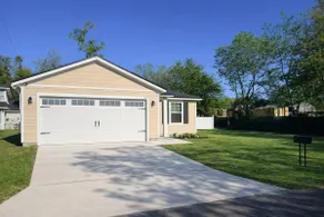 Modern Riverside Home •4BR Sleeps 8. Near Downtown - Image 2