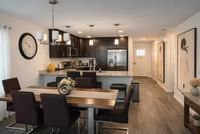 Modern Riverside Home •4BR Sleeps 8. Near Downtown - Image 4