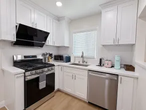 Arcadia Adorable 2 Bed/1bath Back house 🏡 - Image 4