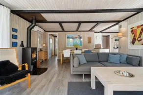 Lovely Family Cottage Near Child-Friendly Beach - Image 3