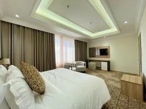 Royal Suite 201 - Image 2