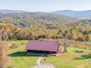 Valley View Getaway Scenic Retreat in Blacksburg - Image 4