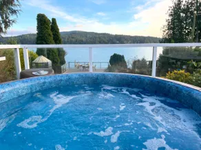 Oceanfront House: Beach Access, Hot Tub & Kayaks - Image 4