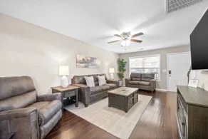 Cozy Corner Cottage - Image 3