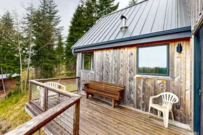 Dog-friendly gem on 10 acres with sweeping view - - Image 3