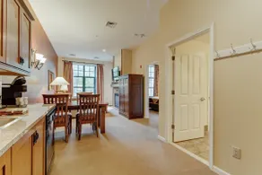 RARE 1st flr Private Ski inout access 1 Bed - Image 3