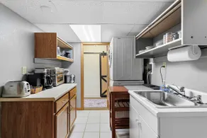 Sunny Private Guest Suite with W/D, Pets Welcome! - Image 4