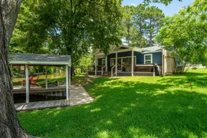 Experience Relaxation: Kayaks, Hot Tub, Lake View - Image 4