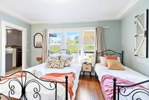 Comfortable Easy access prime location King bed3！6 - Image 3