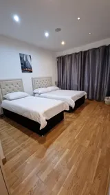 2 bed Chic Apartment in Glasgow City Centre - Image 3