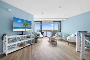 La Mer Luxury: Absolute Waterfront - Image 5