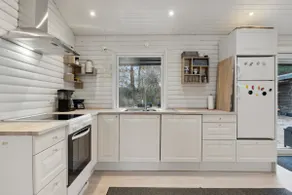 Cozy Holiday Home With A Great Location - Image 5