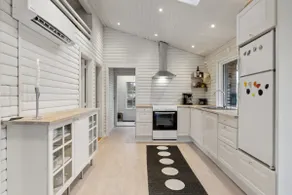 Cozy Holiday Home With A Great Location - Image 4