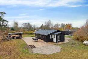 Cozy Holiday Home With A Great Location - Image 2