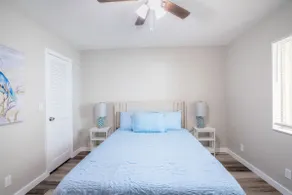 2 BR Coastal Home: 1 Mi to Beach, Walk to Eats! - Image 5