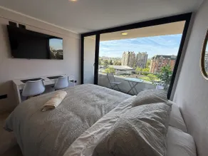 Modern apartment - Image 5