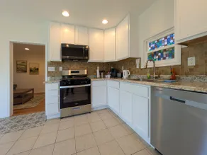 3BR Old Bridge Home • Near Rutgers & NYC - Image 5