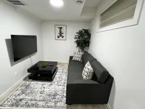 Comfy Suite Near West Edm Mall & River Cree Resort - Image 2