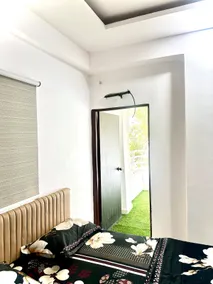 Cozy 2BHK with Balcony & Kitchen - Image 4