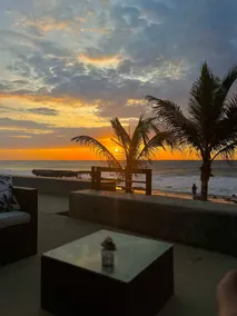Steps from ocean with private terrace and grill - Image 4