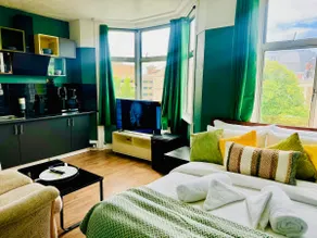 Cozy studio @ Brighton center - Image 2
