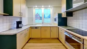 Nice Place - Image 3