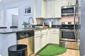 Modern ATL oasis with free parking - Image 5
