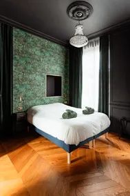 Chic Apartment: Billiards and Fireplace - Image 3