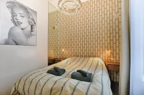 Art Deco Studio in the City Center - Image 4