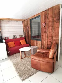 Country-style apartment with private Jacuzzi - Image 4
