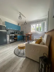 L'Idylle with access to a roof terrace. - Image 4