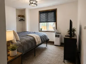 Unique Montana Retreat *Hot Tub * Sleeps 8 + Bar - Image 5