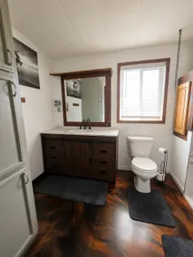 Unique Montana Retreat *Hot Tub * Sleeps 8 + Bar - Image 2