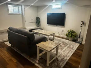 Free Parking! Large 1 BR Basement Suite Downtown! - Image 2