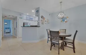 Great location! 2bed/2bath condo - Image 3