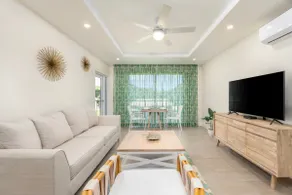 Coral luxe apartment - Image 2