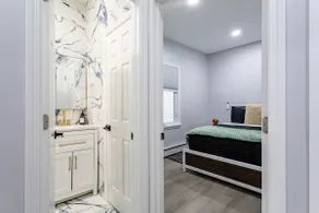 Modern Escape 3BR Apt with Parking - Image 5