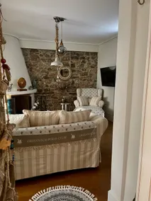 Bella's Rustic Suites - Image 4
