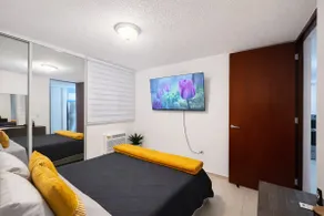 Bayshore Apt.|2PPL| Beach| Balcony| Top Location - Image 3