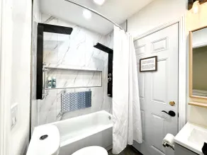 Private King Bed Guest Suite - 7 mins to Disney - Image 3