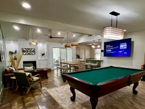 Central HOU, 10 Beds 16+ppl, Heated Pool w Sunroom - Image 3