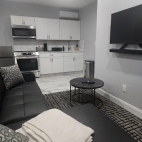 Majestically Pleasant Suite - Image 5