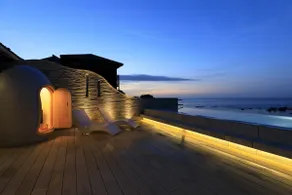 A house with a pool and sauna where you can become one with the sea - Image 4