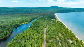 Modern Lake Abode Fish/Kayak/Bike/Ski/Swim/Sauna! - Image 3