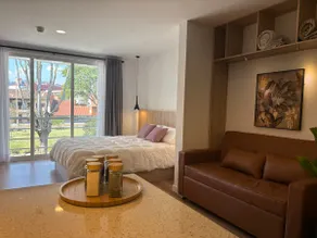 Suite and Balcony overlooking the Tomebamba River - Image 2
