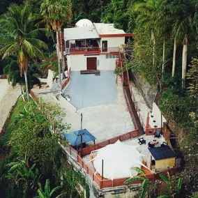 Monte Oasis: House & Glamping with Pool & Hot Tub - Image 4