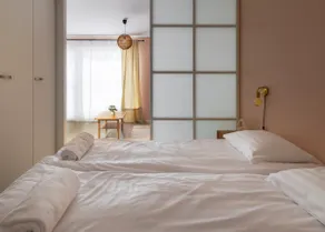 Serene Central Apartment with Queen Bed - Image 3