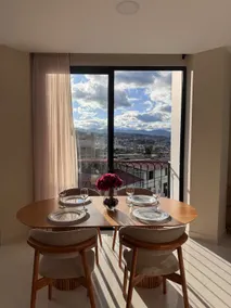 Modern apartment in downtown Loja. - Image 2